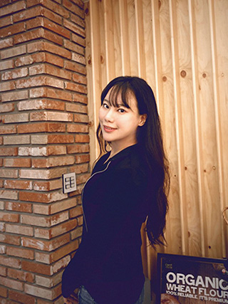 writer Kim Suhyun