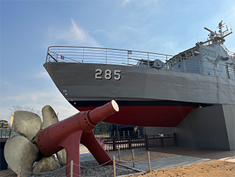 Seoul Battleship Park displaying real battleships
