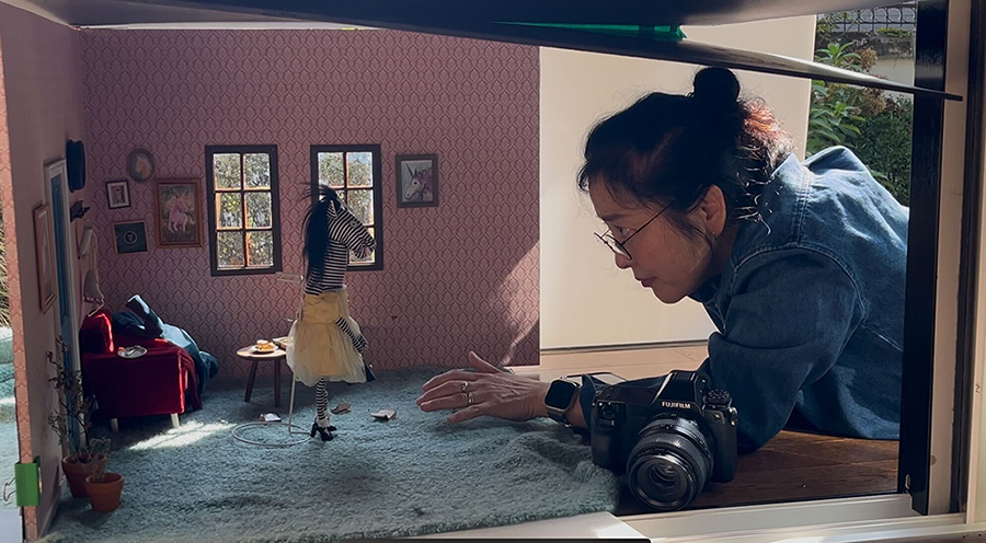Picture book author Baek Hee-Na at work (Source: Storybowl)